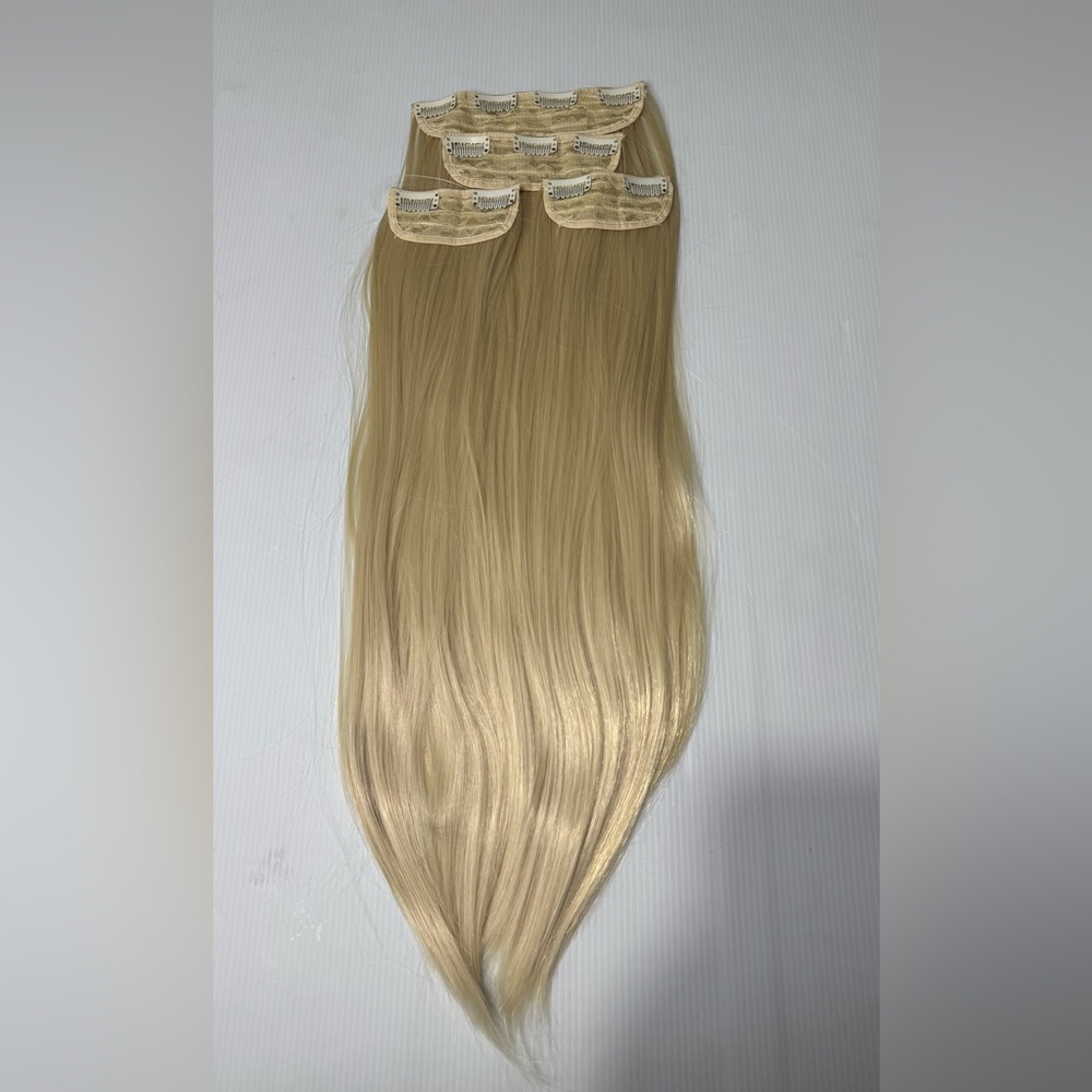 22” Synthetic Clip-In Hair Extensions Platinum Blonde Straight Full Set - Picture 3 of 7